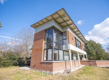Casa · 300m² · 7 Ambientes · 2 Cocheras · Venta 2 Casas en un Mismo Lote en Comarca del Sol