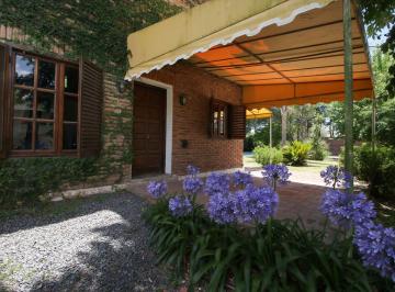 Casa · 90m² · 5 Ambientes · Casa Venta 5 Ambientes Olivos Golf con Pileta