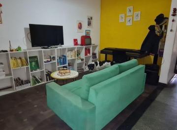 Casa · 105m² · 3 Ambientes · Venta Casa 2 Dorm., Jardín, Pileta. B. Vista