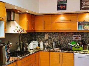 Casa · 275m² · 8 Ambientes · 1 Cochera · Casa en Lote Propio con Garage Paternal Caba