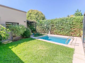 Casa · 170m² · 5 Ambientes · 1 Cochera · Venta Casa en El Pato Country Club, Berazategui