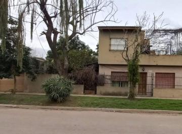 Casa · 100m² · 4 Ambientes · 2 Cocheras · Venta Casa con Local Grand Bourg Apto Credito