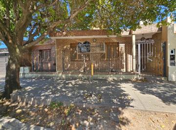 Casa en Venta de 4 ambientes Centro · 2 Casas Individuales en El Centro de La Calera - Ideal Inversión o Dos Familias