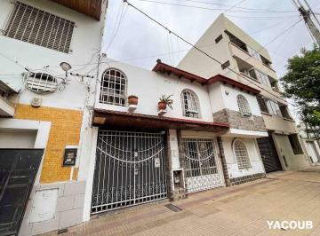 PH · 109m² · 5 Ambientes · PH en Venta - 4 Dorm. 2 Baños - 162 m² - La Plata