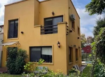 Casa · 110m² · 4 Ambientes · Casa en Venta - 2 Dorm. 2 Baños - 200 m² - del Viso