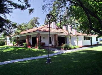 Hotel · 1850m² · 5 Ambientes · 40 Cocheras · Hotel en Venta - 3 Dorm. 5 Baños - Cochera - 7000 m² - Maipú