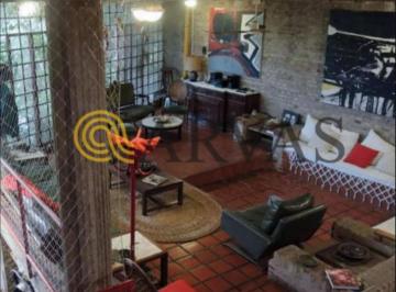 Casa de 7 ambientes, San Fernando · Casa en Punta Chica - 3 Dorm - Jardín - Pileta - Casa de Huesped