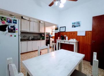 PH · 140m² · 5 Ambientes · 2 Cocheras · PH en Venta - 3 Dorm. 3 Baños 2 Cocheras - 200 m² - La Plata