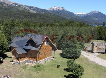 Casa · 256m² · 10 Ambientes · 3 Cocheras · Re/max Vende Complejo de 4 Cabañas en Meliquina