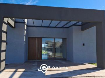 Casa · 165m² · 6 Ambientes · 2 Cocheras · Casa en Venta en San Felipe, Canning