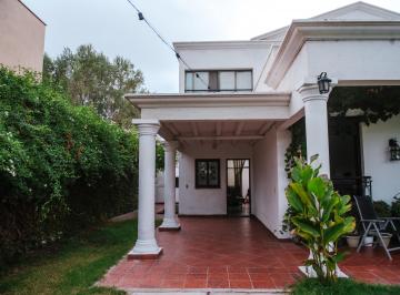 Casa de 5 ambientes, Guaymallén · Casa Apta Credito - B° Privado Syrah - 4hab - 3 Baños - Guaymallen