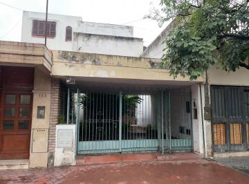 Casa · 204m² · 4 Ambientes · 1 Cochera · Venta, Casa 2 Plantas, Barrio Centro