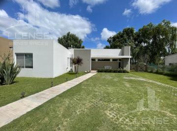 Casa · 180m² · 4 Ambientes · Casa 4 Ambientes Amoblada en Alquiler - La Candida