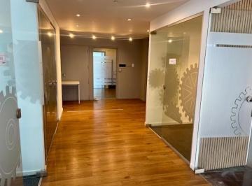 Oficina comercial · 94m² · 4 Ambientes · 1 Cochera · Oficina Premium en Alquiler, con Balcón y Cochera - Núñez