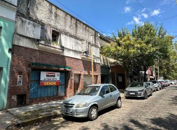 Casa · 226m² · 3 Ambientes · 1 Cochera · Terreno en con Vivienda y Local en Venta