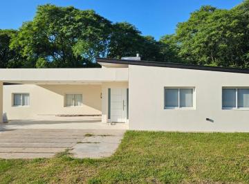 Casa · 127m² · 4 Ambientes · 2 Cocheras · Alquiler de Hermosa Casa de 3 Dorm. en Barrio Privado Altos San Pablo
