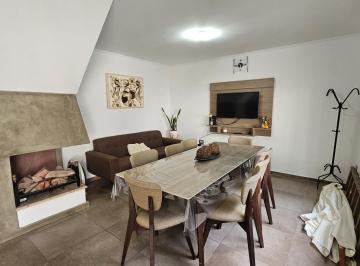 Casa · 104m² · 3 Ambientes · En Venta - Casa Dos Dorm. con Jardin y Piscina - Barrio Santa Rita. Granadero Baigorria.