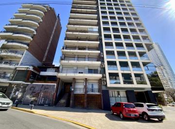 Departamento · 108m² · 7 Ambientes · 1 Cochera · Ayacucho 1114