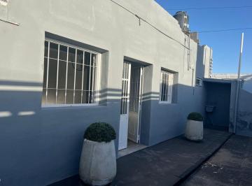 Casa · 70m² · 4 Ambientes · Venta Casa Reciclada en San Martin Apta Bancor
