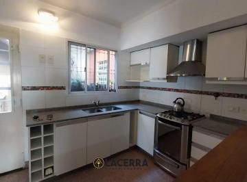 Casa · 166m² · 4 Ambientes · 1 Cochera · Casa en Chilavert