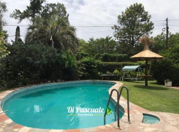 Quinta vacacional · 167m² · 5 Ambientes · 1 Cochera · Venta Casa Quinta con Pileta, Quincho y Parrilla Sobre Padre Fahy - La Reja Sur