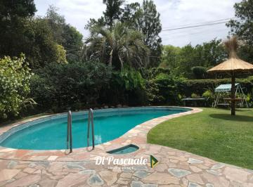 Quinta vacacional · 167m² · 5 Ambientes · 1 Cochera · Venta Casa Quinta con Pileta, Quincho y Parrilla Sobre Padre Fahy - La Reja Sur