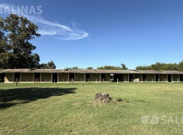 Casa · 700m² · Caballerizas Frente Al Club House en El Malacate