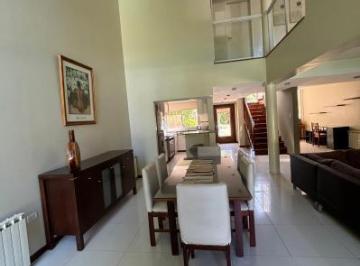 Casa de 5 ambientes, Berazategui · Casa Moderna en Venta Country El Carmen Berazategui