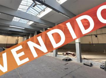 Bodega-Galpón · 489m² · 1 Ambiente · 1 Cochera · Venta Galpón Piñeiro Avellaneda