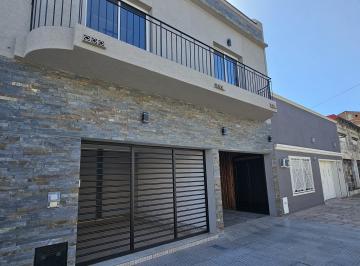 Casa de 4 ambientes, Lanús · Casa 4 Ambientes a Estrenar con Amplio Galpon en El Fondo