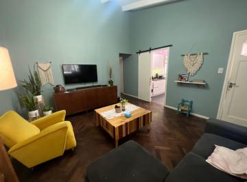 PH · 250m² · 6 Ambientes · 1 Cochera · Casa PH en Venta en Quilmes Oeste