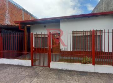 Casa · 110m² · 4 Ambientes · 1 Cochera · Dn - Casa en Venta, en Quilmes Oeste!