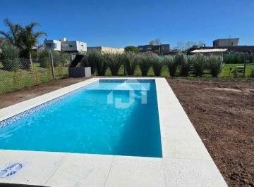 Casa · 165m² · 4 Ambientes · 1 Cochera · Casa en Venta en Santa Elena, Pilar del Este, Pilar