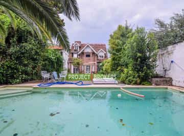 Casa de 5 ambientes, Morón · Espectacular Casa en Venta en Castelar Norte