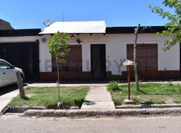 Casa · 144m² · 4 Ambientes · 3 Cocheras · Casa en Venta 4 Dorm. - Maipú