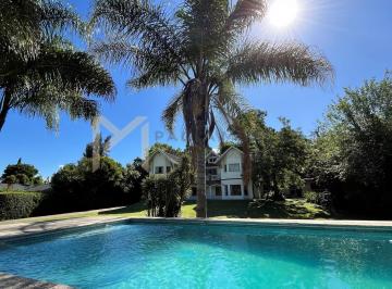 Casa · 350m² · 8 Ambientes · Casa en Venta con 4 Dorm. y Apto Credito en López Camelo, Tigre