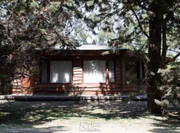 Casa · 3900m² · 4 Ambientes · 1 Cochera · Casa en Venta en 14 T 643