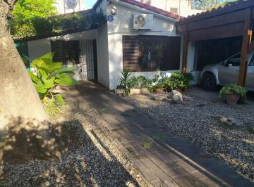 Casa · 84m² · 5 Ambientes · 2 Cocheras · Casa en Venta