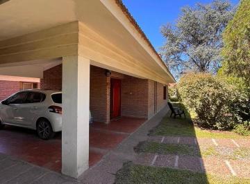 Casa · 200m² · 6 Ambientes · 2 Cocheras · Casa 3 Dorm, 1 Baño, Pileta y Parque, Rio Ceballos + Lote Parquizado
