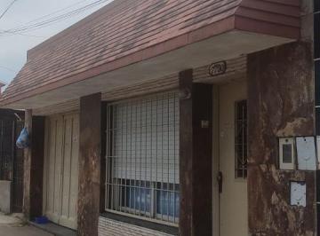 Casa de 4 ambientes, Rosario · Casa en Venta