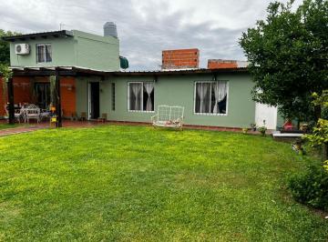 Casa de 5 ambientes, Rosario · Casa en Venta