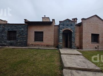 Casa · 180m² · 5 Ambientes · 2 Cocheras · Casa Apta Credito en Quintas de Italia 3!