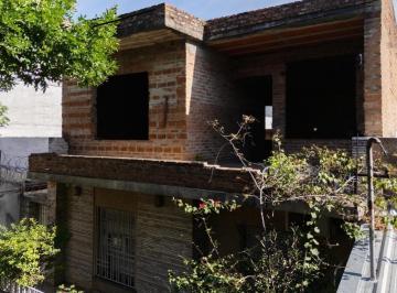 Casa · 78m² · 4 Ambientes · Casa en Rosario Barrio Hospitales