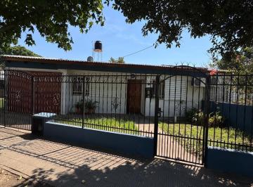 Frente con retiro de jardín · Casa en Venta: Pje Congreso 131 Capitán Bermúdez