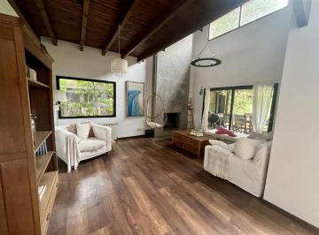 Casa · 234m² · 6 Ambientes · 3 Cocheras · Barrio La Rinconada