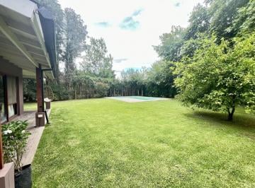 Casa · 234m² · 6 Ambientes · 3 Cocheras · Barrio La Rinconada