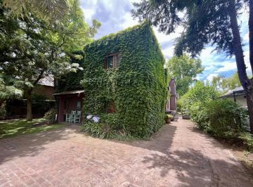 Casa · 234m² · 6 Ambientes · 3 Cocheras · Barrio La Rinconada