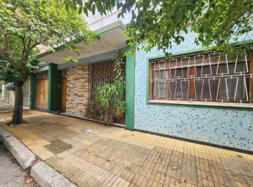 Casa · 139m² · 4 Ambientes · 1 Cochera · Venta Casa 4 Ambientes Valentín Alsina con Patio