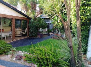 Casa de 5 ambientes, Lomas de Zamora · Casa con Parque Pileta Garaje