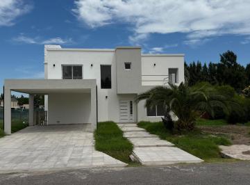 Casa de 7 ambientes, Presidente Perón · Casa en Venta en Malibu de Canning con 4 Dorm. y Escritorio!